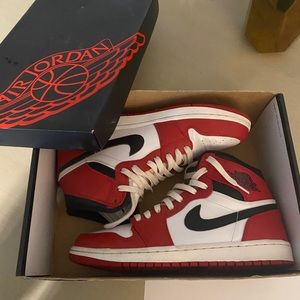 Jordan 1 retro high Chicago color way